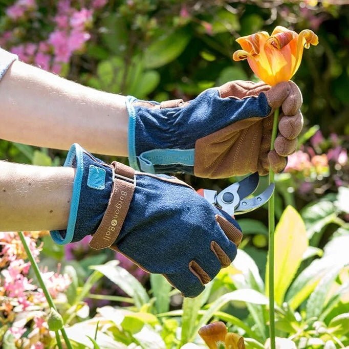 Burgon &amp; Ball Glove - Dig the Glove, Denim - The Flower Crate