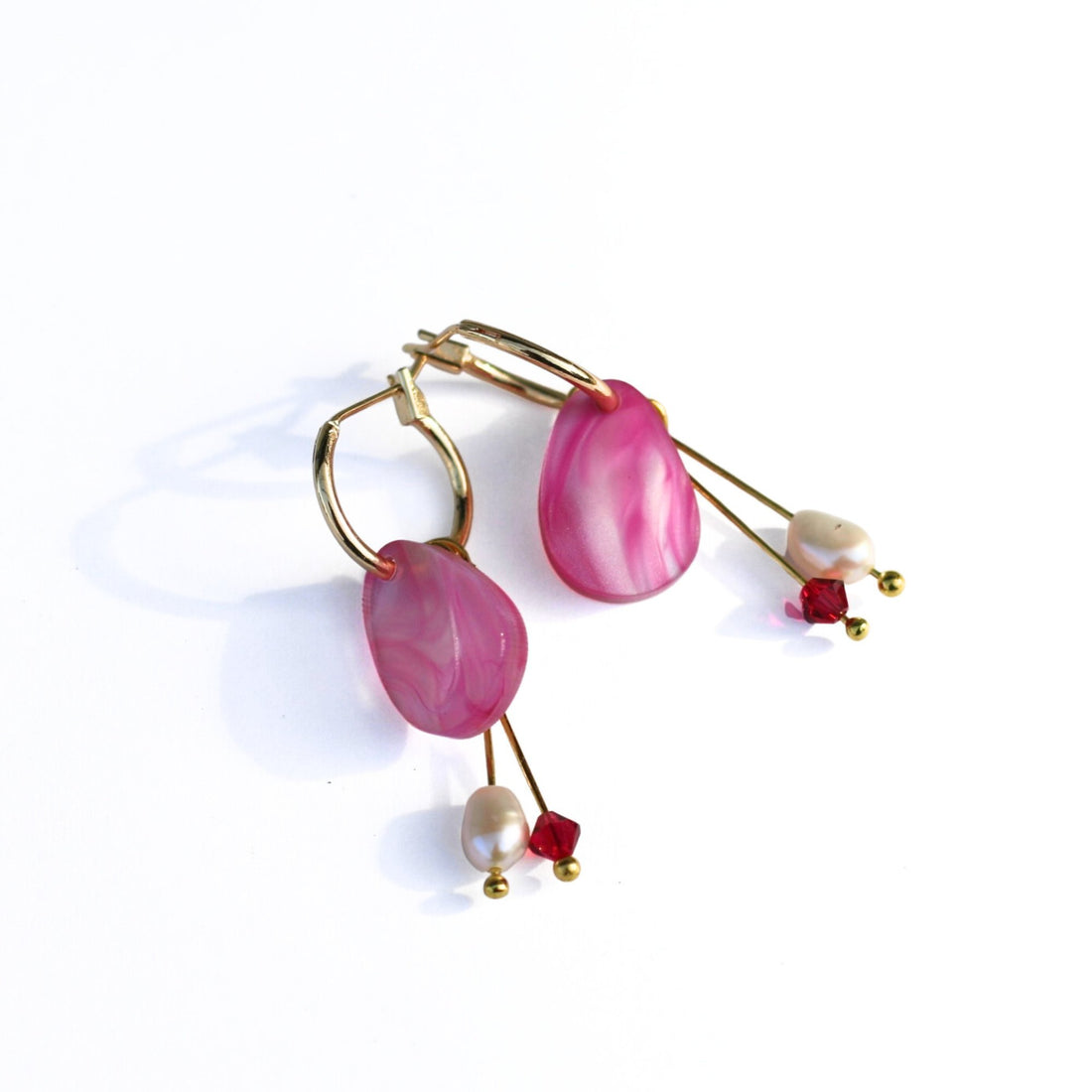 Hagen + Co - Chloe Pearl Earrings, Magenta - The Flower Crate