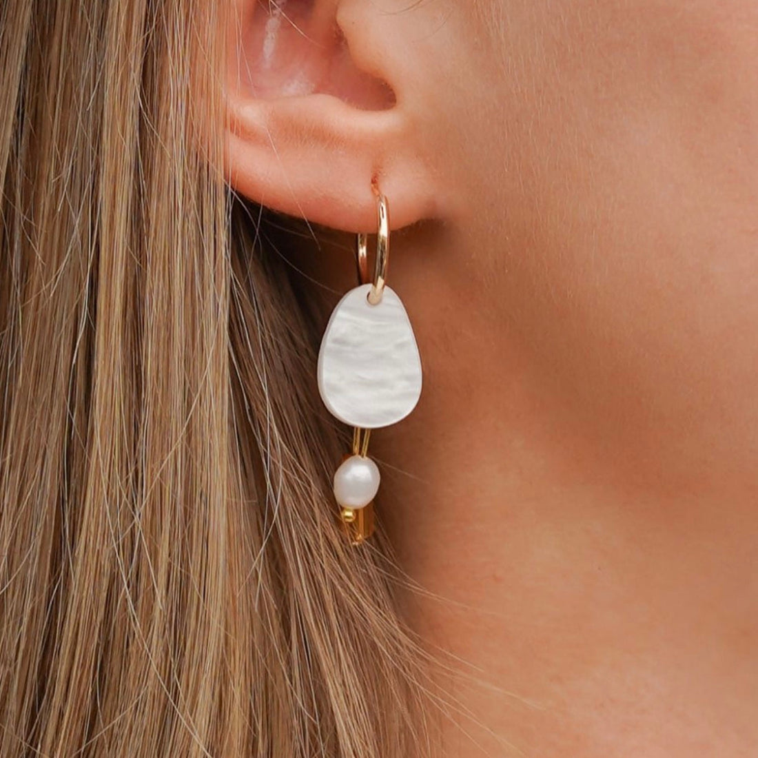 Hagen + Co - Chloe Pearl Earrings, Pearl - The Flower Crate