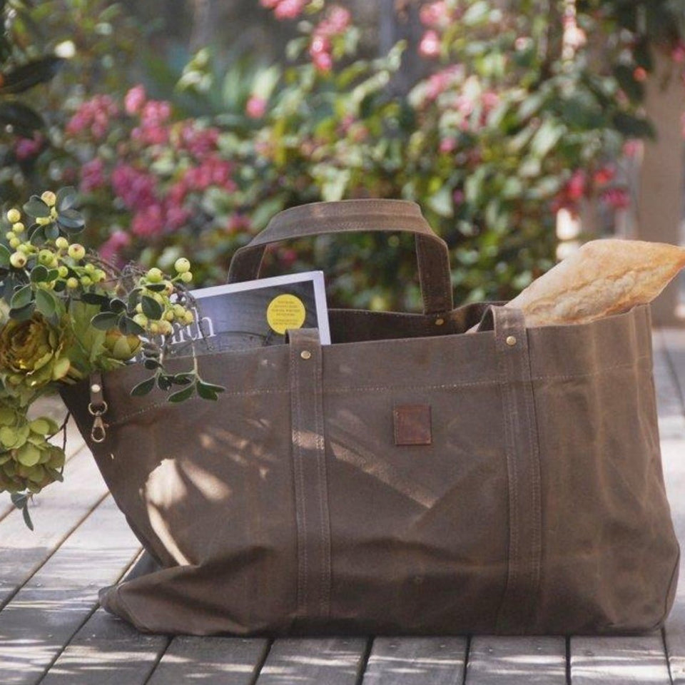 Waxed Canvas Bucket Bag| Quince & Co.